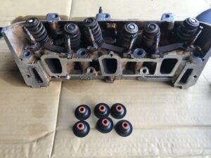 ヘッド清掃〜ステムシール交換！！